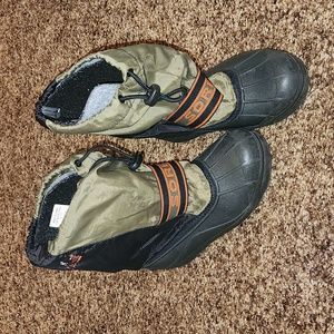 Boys size 5 Sorel snow boots